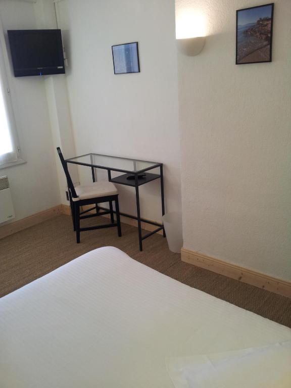 Hotel L'Oustaou Le Lavandou Zimmer foto